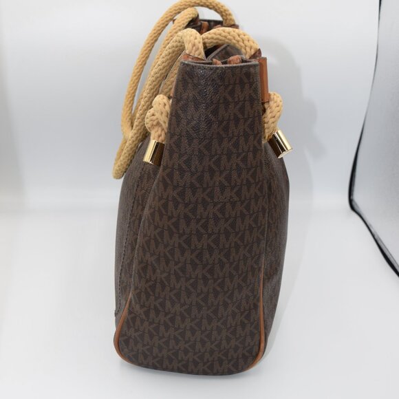 Michael Kors Isla Large Tote in Signature Brown - Picture 5 of 11